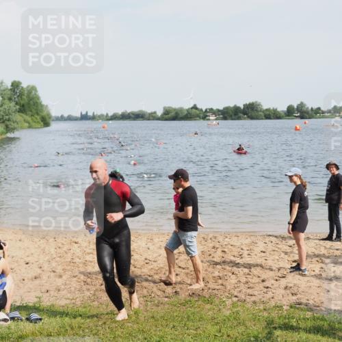 21.06.2025 - 27. Vierlanden-Triathlon MichiJ http://msf.ph/oto/8001257 15.06.2026 10:04:24 Schwimmen 416, 426, 453, 464 meine-sportfotos.de