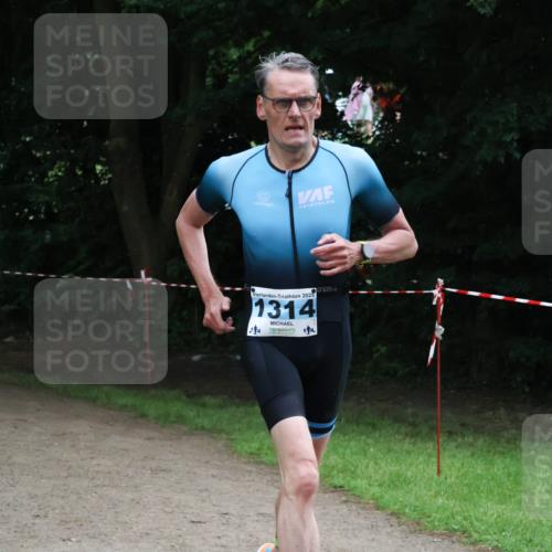 21.06.2025 - 27. Vierlanden-Triathlon Lena Gebhardt http://msf.ph/oto/8001262 15.06.2025 14:05:12 Laufen 202, 1314 meine-sportfotos.de
