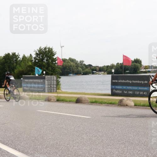 15.06.2025 - 27. Vierlanden-Triathlon H.Heesch http://msf.ph/oto/8001271 15.06.2025 10:28:08 Radfahren 94, 149, 217, 550 meine-sportfotos.de