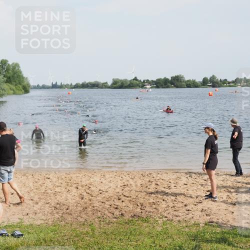 21.06.2025 - 27. Vierlanden-Triathlon MichiJ http://msf.ph/oto/8001325 15.06.2026 10:04:26 Schwimmen 404, 416, 426, 453 meine-sportfotos.de