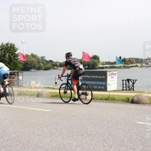 21.06.2025 - 27. Vierlanden-Triathlon H.Heesch http://msf.ph/oto/8001357 15.06.2025 11:45:01 Radfahren 643, 746, 808 meine-sportfotos.de