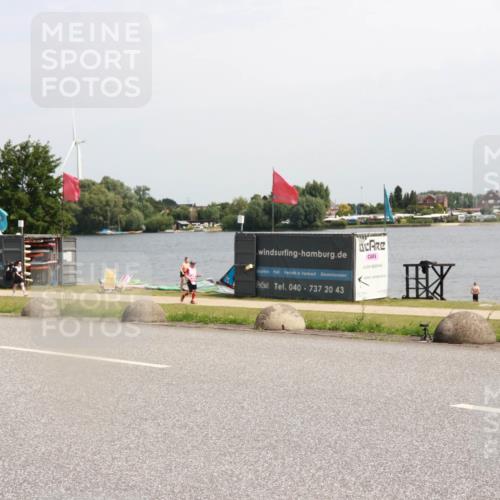 21.06.2025 - 27. Vierlanden-Triathlon H.Heesch http://msf.ph/oto/8001430 15.06.2025 11:45:17 Radfahren 636, 641, 667 meine-sportfotos.de
