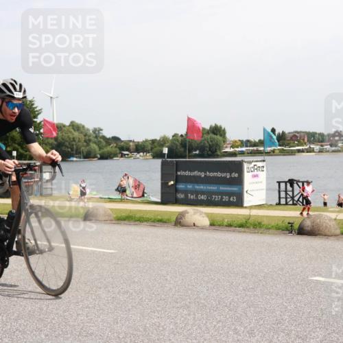 21.06.2025 - 27. Vierlanden-Triathlon H.Heesch http://msf.ph/oto/8001451 15.06.2025 11:45:21 Radfahren 636, 947 meine-sportfotos.de