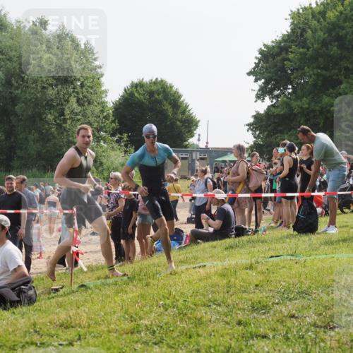 15.06.2025 - 27. Vierlanden-Triathlon KatJ http://msf.ph/oto/8001502 15.06.2025 09:57:41 Schwimmen 287, 298, 309, 340 meine-sportfotos.de