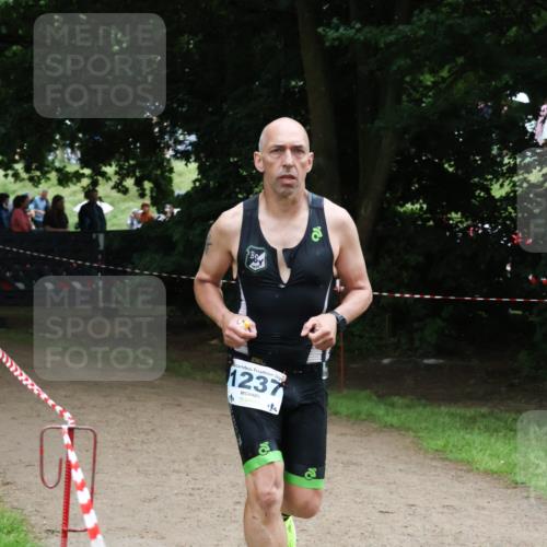 21.06.2025 - 27. Vierlanden-Triathlon Lena Gebhardt http://msf.ph/oto/8001586 15.06.2025 14:06:39 Laufen 20, 1237, 14 meine-sportfotos.de