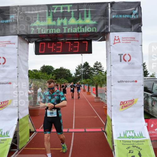 15.06.2025 - 7 Türme Triathlon Michael Strokosch http://msf.ph/oto/8001631 15.06.2025 14:37:37 Ziel 386, 585, 607 meine-sportfotos.de