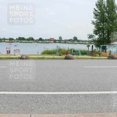 21.06.2025 - 27. Vierlanden-Triathlon H.Heesch http://msf.ph/oto/8001687 15.06.2025 12:37:59 Radfahren 858, 879, 954 meine-sportfotos.de