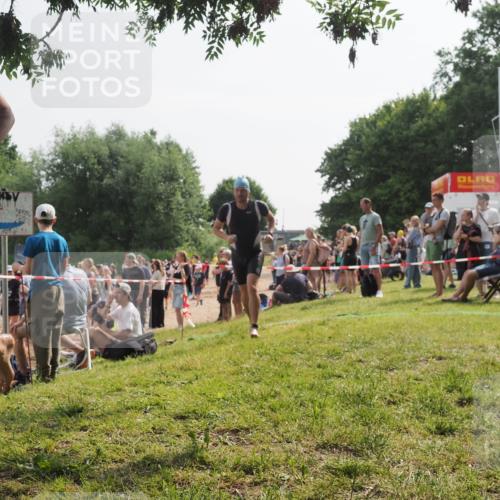 15.06.2025 - 27. Vierlanden-Triathlon KatJ http://msf.ph/oto/8001693 15.06.2025 09:57:44 Schwimmen 287, 298, 309, 340, 827 meine-sportfotos.de