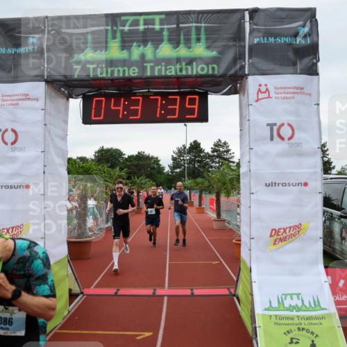 15.06.2025 - 7 Türme Triathlon Michael Strokosch http://msf.ph/oto/8001711 15.06.2025 14:37:39 Ziel 386, 585, 607 meine-sportfotos.de