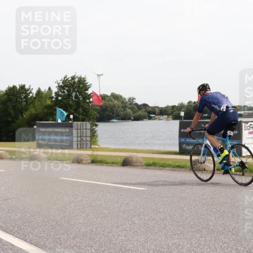 15.06.2025 - 27. Vierlanden-Triathlon H.Heesch http://msf.ph/oto/8001723 15.06.2025 10:28:17 Radfahren 405, 493 meine-sportfotos.de