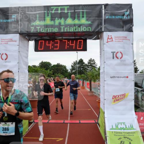 15.06.2025 - 7 Türme Triathlon Michael Strokosch http://msf.ph/oto/8001769 15.06.2025 14:37:39 Ziel 386, 585, 607 meine-sportfotos.de