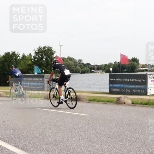 15.06.2025 - 27. Vierlanden-Triathlon H.Heesch http://msf.ph/oto/8001796 15.06.2025 10:28:18 Radfahren 242, 405 meine-sportfotos.de