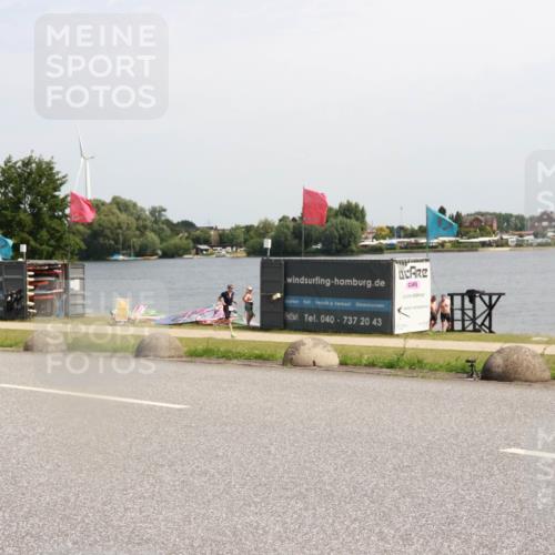 21.06.2025 - 27. Vierlanden-Triathlon H.Heesch http://msf.ph/oto/8001804 15.06.2025 11:46:23 Radfahren 231, 743 meine-sportfotos.de