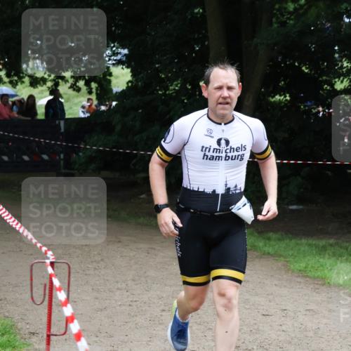 21.06.2025 - 27. Vierlanden-Triathlon Lena Gebhardt http://msf.ph/oto/8001814 15.06.2025 14:07:00 Laufen  meine-sportfotos.de