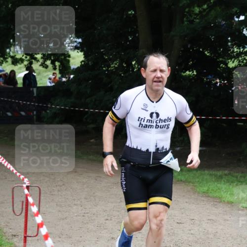 21.06.2025 - 27. Vierlanden-Triathlon Lena Gebhardt http://msf.ph/oto/8001825 15.06.2025 14:07:00 Laufen  meine-sportfotos.de