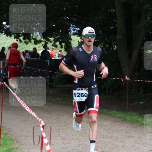 21.06.2025 - 27. Vierlanden-Triathlon Lena Gebhardt http://msf.ph/oto/8001862 15.06.2025 14:07:10 Laufen 3, 20, 5, 1260 meine-sportfotos.de