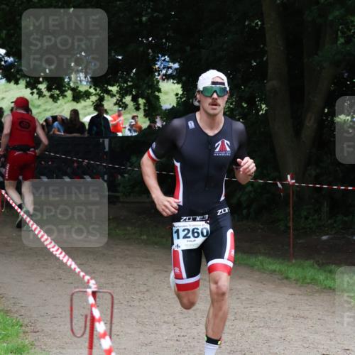 21.06.2025 - 27. Vierlanden-Triathlon Lena Gebhardt http://msf.ph/oto/8001874 15.06.2025 14:07:10 Laufen 3, 20, 1260, 4 meine-sportfotos.de