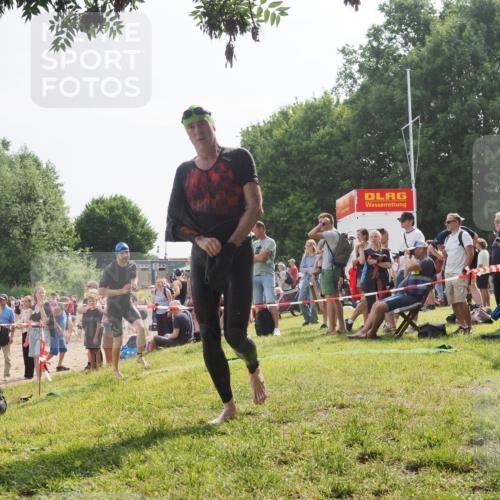 15.06.2025 - 27. Vierlanden-Triathlon KatJ http://msf.ph/oto/8001894 15.06.2025 09:57:53 Schwimmen 291, 330, 347, 827 meine-sportfotos.de