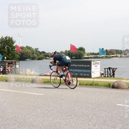 21.06.2025 - 27. Vierlanden-Triathlon H.Heesch http://msf.ph/oto/8001907 15.06.2025 11:46:33 Radfahren 640, 805 meine-sportfotos.de