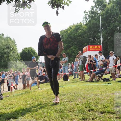 15.06.2025 - 27. Vierlanden-Triathlon KatJ http://msf.ph/oto/8001908 15.06.2025 09:57:53 Schwimmen 291, 330, 347, 827 meine-sportfotos.de
