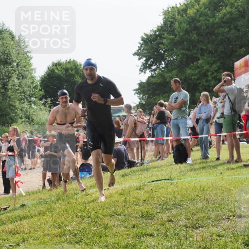 15.06.2025 - 27. Vierlanden-Triathlon KatJ http://msf.ph/oto/8001920 15.06.2025 09:57:54 Schwimmen 291, 330, 347, 827 meine-sportfotos.de