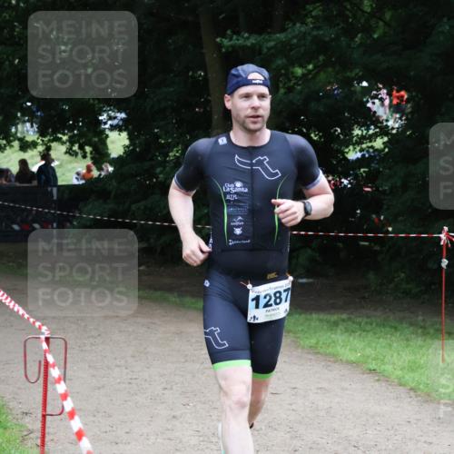 21.06.2025 - 27. Vierlanden-Triathlon Lena Gebhardt http://msf.ph/oto/8001925 15.06.2025 14:07:15 Laufen 2125, 1287 meine-sportfotos.de