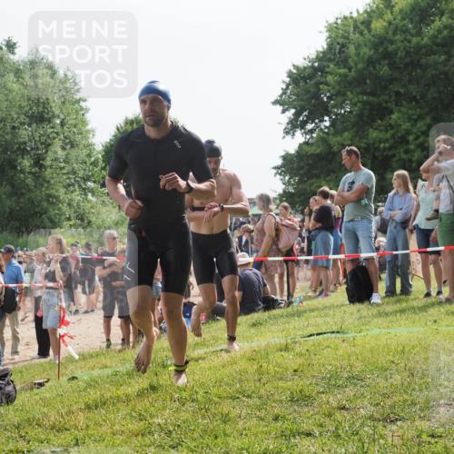 15.06.2025 - 27. Vierlanden-Triathlon KatJ http://msf.ph/oto/8001960 15.06.2025 09:57:55 Schwimmen 291, 330, 347, 827 meine-sportfotos.de
