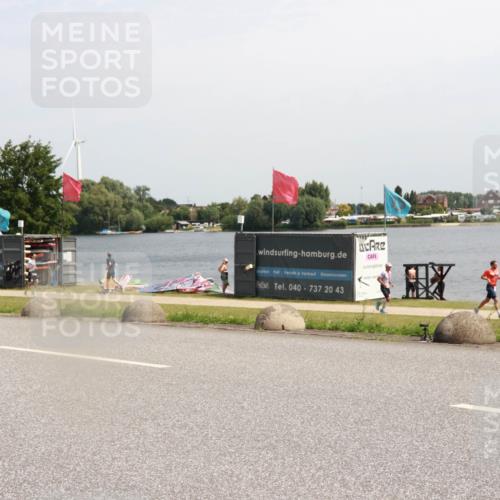 21.06.2025 - 27. Vierlanden-Triathlon H.Heesch http://msf.ph/oto/8002016 15.06.2025 11:46:41 Radfahren 694 meine-sportfotos.de