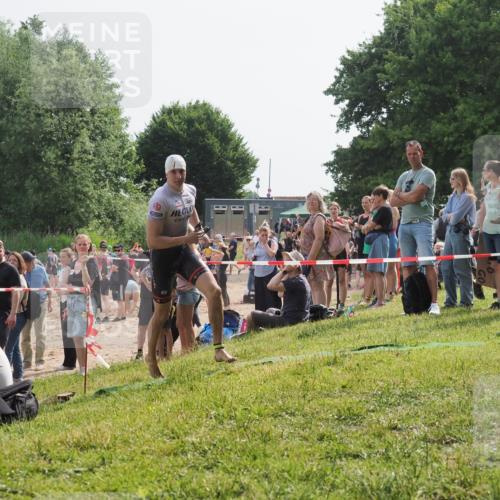 15.06.2025 - 27. Vierlanden-Triathlon KatJ http://msf.ph/oto/8002102 15.06.2025 09:57:59 Schwimmen 291, 330, 347, 827 meine-sportfotos.de