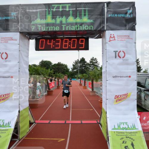 15.06.2025 - 7 Türme Triathlon Michael Strokosch http://msf.ph/oto/8002116 15.06.2025 14:38:09 Ziel 643 meine-sportfotos.de