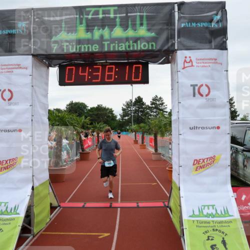 15.06.2025 - 7 Türme Triathlon Michael Strokosch http://msf.ph/oto/8002125 15.06.2025 14:38:09 Ziel 643 meine-sportfotos.de