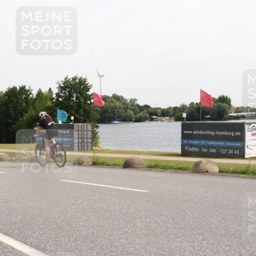 15.06.2025 - 27. Vierlanden-Triathlon H.Heesch http://msf.ph/oto/8002172 15.06.2025 10:28:32 Radfahren 108, 519, 568 meine-sportfotos.de