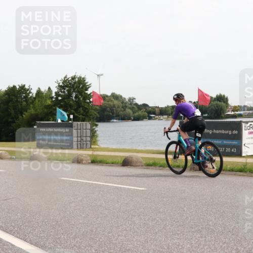 15.06.2025 - 27. Vierlanden-Triathlon H.Heesch http://msf.ph/oto/8002203 15.06.2025 10:28:33 Radfahren 108, 138, 519 meine-sportfotos.de