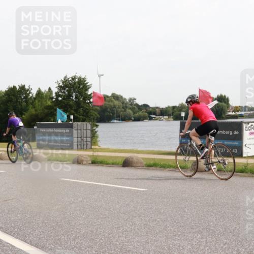 15.06.2025 - 27. Vierlanden-Triathlon H.Heesch http://msf.ph/oto/8002217 15.06.2025 10:28:34 Radfahren 108, 138, 519, 535 meine-sportfotos.de