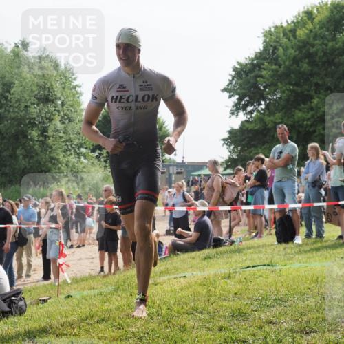 15.06.2025 - 27. Vierlanden-Triathlon KatJ http://msf.ph/oto/8002229 15.06.2025 09:58:01 Schwimmen 291, 330, 347 meine-sportfotos.de