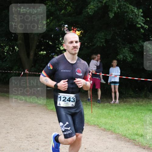 21.06.2025 - 27. Vierlanden-Triathlon Lena Gebhardt http://msf.ph/oto/8002271 15.06.2025 14:07:55 Laufen 202, 1243 meine-sportfotos.de