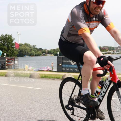 21.06.2025 - 27. Vierlanden-Triathlon H.Heesch http://msf.ph/oto/8002313 15.06.2025 11:46:59 Radfahren 778, 801 meine-sportfotos.de