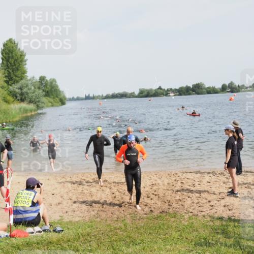 21.06.2025 - 27. Vierlanden-Triathlon MichiJ http://msf.ph/oto/8002320 15.06.2026 10:05:11 Schwimmen 364, 382, 384, 412, 422 meine-sportfotos.de