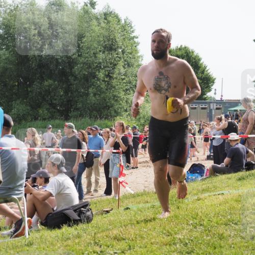 15.06.2025 - 27. Vierlanden-Triathlon KatJ http://msf.ph/oto/8002358 15.06.2025 09:58:14 Schwimmen 289, 321, 360 meine-sportfotos.de