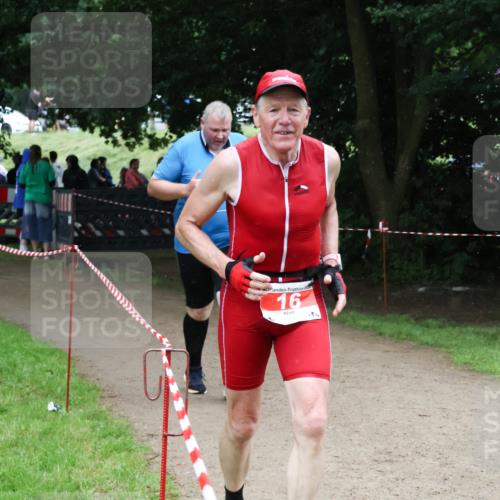 21.06.2025 - 27. Vierlanden-Triathlon Lena Gebhardt http://msf.ph/oto/8002407 15.06.2025 14:09:36 Laufen 16 meine-sportfotos.de