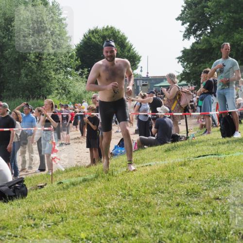 15.06.2025 - 27. Vierlanden-Triathlon KatJ http://msf.ph/oto/8002420 15.06.2025 09:58:16 Schwimmen 289, 321, 360 meine-sportfotos.de