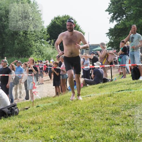 15.06.2025 - 27. Vierlanden-Triathlon KatJ http://msf.ph/oto/8002436 15.06.2025 09:58:16 Schwimmen 289, 321, 360 meine-sportfotos.de