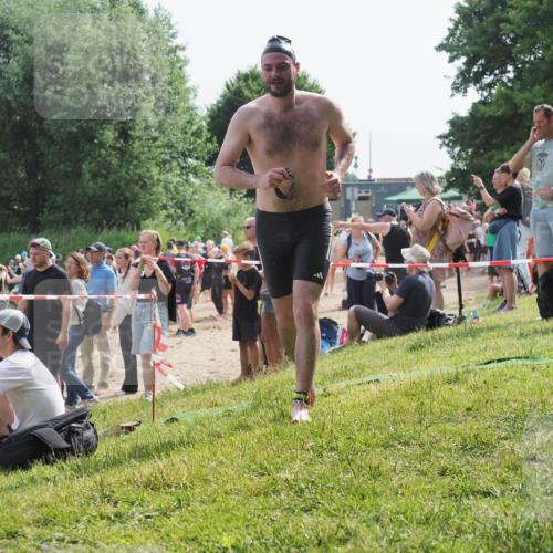 15.06.2025 - 27. Vierlanden-Triathlon KatJ http://msf.ph/oto/8002449 15.06.2025 09:58:17 Schwimmen 289, 321, 360 meine-sportfotos.de