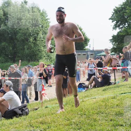 15.06.2025 - 27. Vierlanden-Triathlon KatJ http://msf.ph/oto/8002466 15.06.2025 09:58:17 Schwimmen 289, 321, 360 meine-sportfotos.de