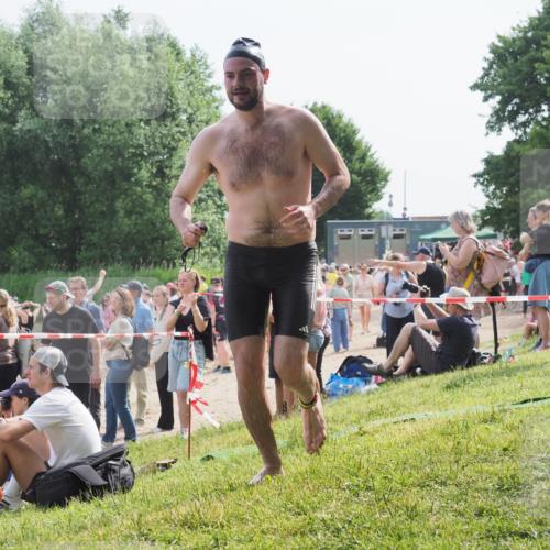 15.06.2025 - 27. Vierlanden-Triathlon KatJ http://msf.ph/oto/8002470 15.06.2025 09:58:17 Schwimmen 289, 321, 360 meine-sportfotos.de