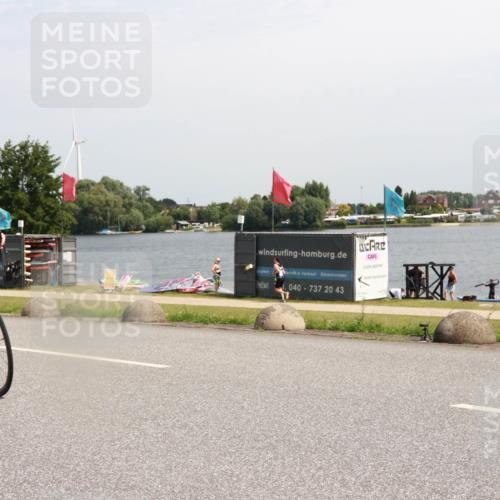 21.06.2025 - 27. Vierlanden-Triathlon H.Heesch http://msf.ph/oto/8002494 15.06.2025 11:47:05 Radfahren 647, 710, 734, 831 meine-sportfotos.de