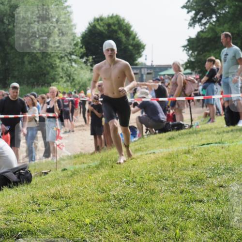 15.06.2025 - 27. Vierlanden-Triathlon KatJ http://msf.ph/oto/8002499 15.06.2025 09:58:19 Schwimmen 289, 321, 360 meine-sportfotos.de
