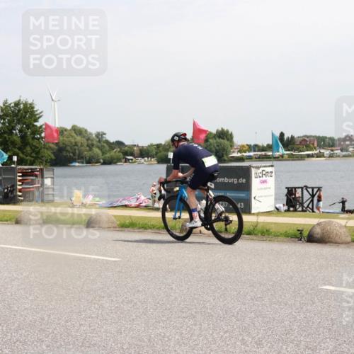 21.06.2025 - 27. Vierlanden-Triathlon H.Heesch http://msf.ph/oto/8002503 15.06.2025 11:47:06 Radfahren 647, 710, 734, 763, 831 meine-sportfotos.de