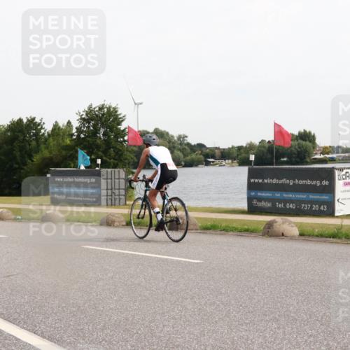 15.06.2025 - 27. Vierlanden-Triathlon H.Heesch http://msf.ph/oto/8002505 15.06.2025 10:28:47 Radfahren 26 meine-sportfotos.de