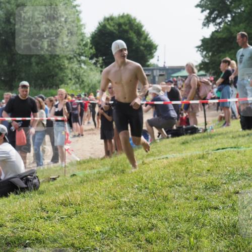 15.06.2025 - 27. Vierlanden-Triathlon KatJ http://msf.ph/oto/8002507 15.06.2025 09:58:20 Schwimmen 289, 321, 360 meine-sportfotos.de